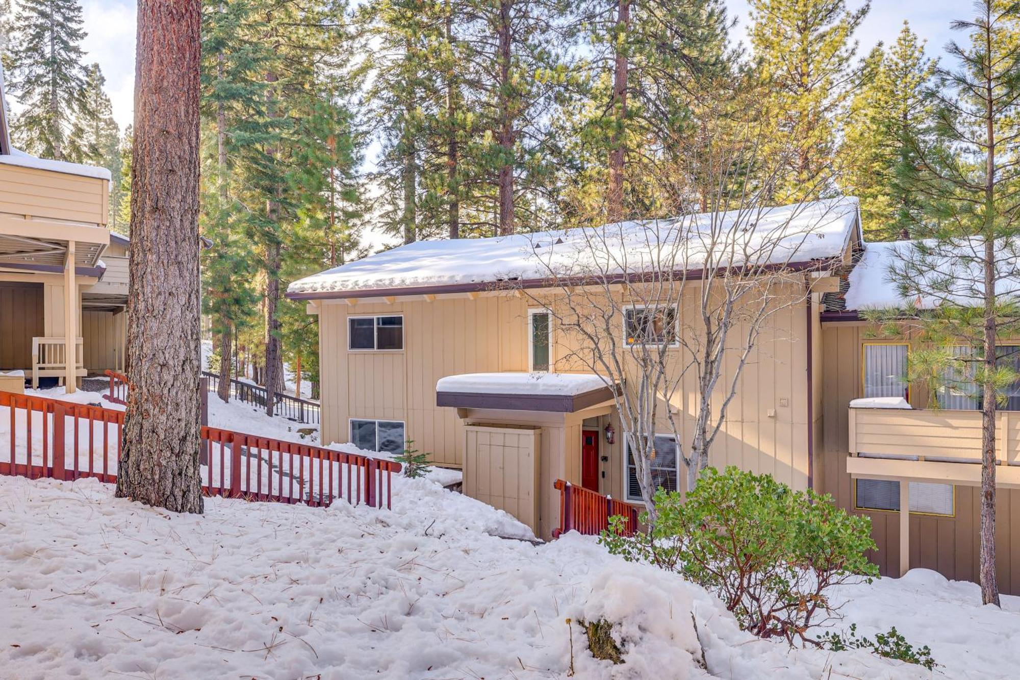 Incline Village Condo With Deck 1 Mi To Lake Tahoe 외부 사진